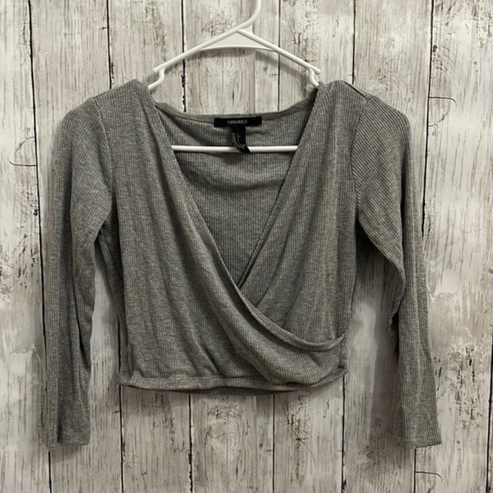 🌟Forever 21 Plunging Neckline Crop Top​​​​